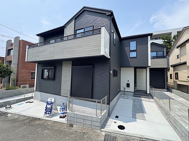 【外観】青々としたお空がとても気持ち良いですね。明るいお部屋は自然と気持ちまで明るくなってきそうです。
