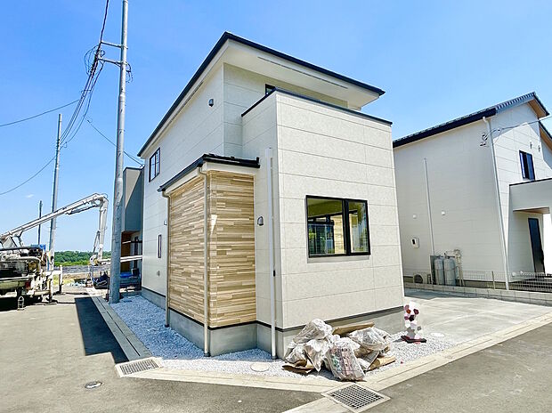 【外観】2号棟 住宅街ならではの落ち着きと、便利さを両立した立地条件も、ぜひ現地で体感してみてください。
