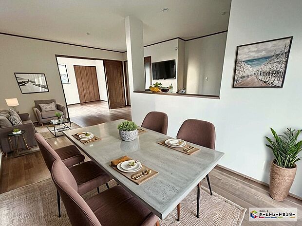 【C号棟リビング】お陽さまの光をさわやかな風をたっぷりとりこめます。室内はいつも明るい印象なので気持ちの良い朝を迎えられます。※こちらはCGで画像を生成したイメージ画像になります。家具などは付いており