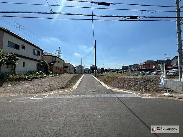 JR常磐緩行線「馬橋」駅まで徒歩14分♪
一戸建ての大きなメリットは、「自分の土地」を自由に使えること。好きなペットが飼えるほか、ガーデニングやDIY、車やバイクの手入れなど様々な趣味を楽しめます♪