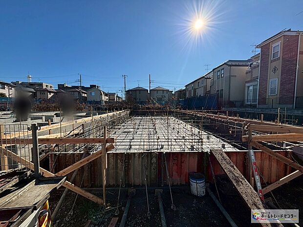 【外観】
戸建ての大きなメリットは、「自分の土地」を自由に使えること。好きなペットとの暮らし、ガーデニングやＤＩＹ、車やバイクの手入れなど様々な趣味を楽しめます♪