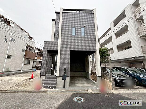 周辺は公園が点在しており、季節の変化を感じながら子育てができます。商業施設も徒歩圏内に充実し、毎日のお買い物に便利です♪教育施設も近く、安心してお子様を見守れる環境です。