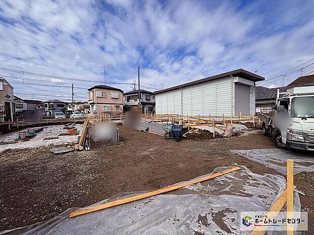 今なら建築中の様子をご覧になることができます♪現地をご覧いただきながら、住まいの夢をお聞かせください。これから徐々に家の骨組みが出来上がっていきます。どんな家が建つのか楽しみですね♪