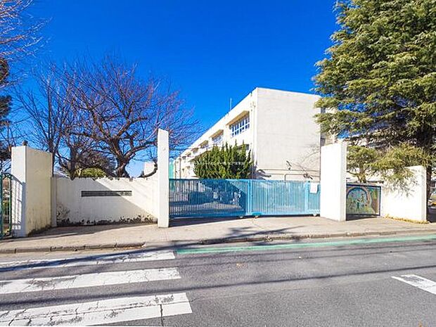 松戸市立根木内小学校まで700m