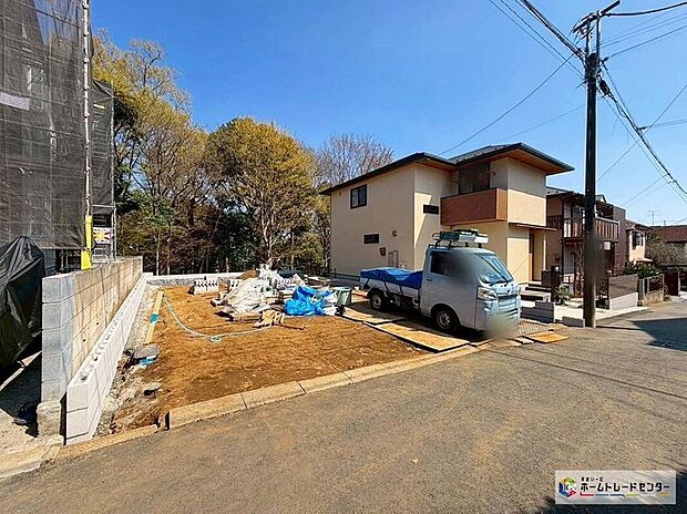北総線「矢切」駅まで徒歩11分♪駅チカなので、毎日余裕をもって通勤・通学出来る立地♪43坪のゆとりの敷地+お車2台並列駐車可能◎