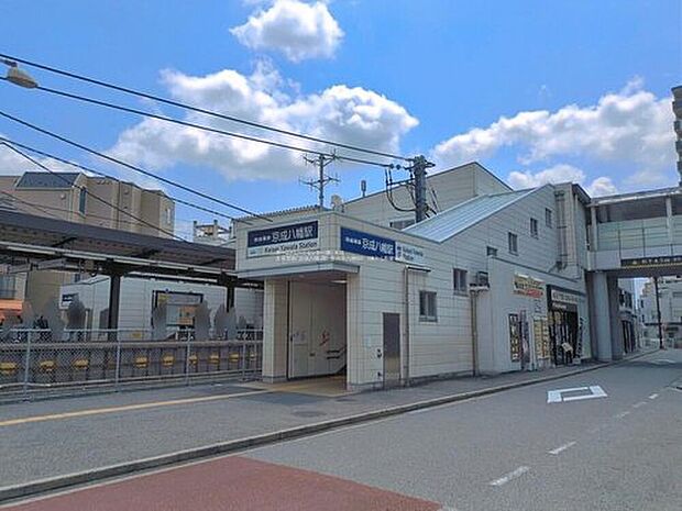 京成本線「京成八幡」駅まで徒歩10分♪JR総武線・都営新宿線「本八幡」駅まで徒歩12分♪2駅3路線利用可能なので、通勤通学に便利です。