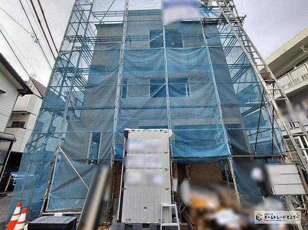 【現地外観写真】一戸建ての大きなメリットは、「自分の土地」を自由に使えること。好きなペットが飼えるほか、車やバイクのお手入れなど様々な趣味を楽しめます♪