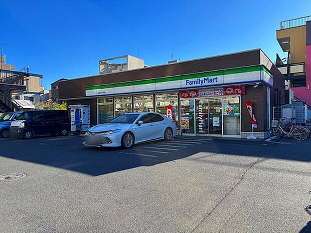 ファミリーマート新松戸六丁目店（約670m）