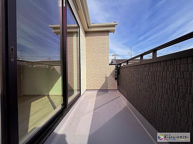 【バルコニー】陽当たりの良いバルコニーです!お洗濯物もよく乾き、外の空気を感じながら気分転換も楽しめます♪