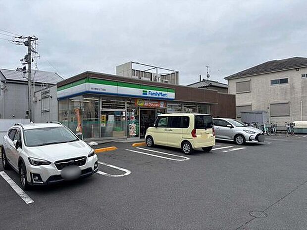 ファミリーマート市川曽谷七丁目店（約86m）