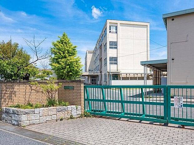 市川市立行徳小学校（約900m）
