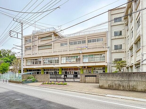 松戸市立六実第三小学校（約350m）