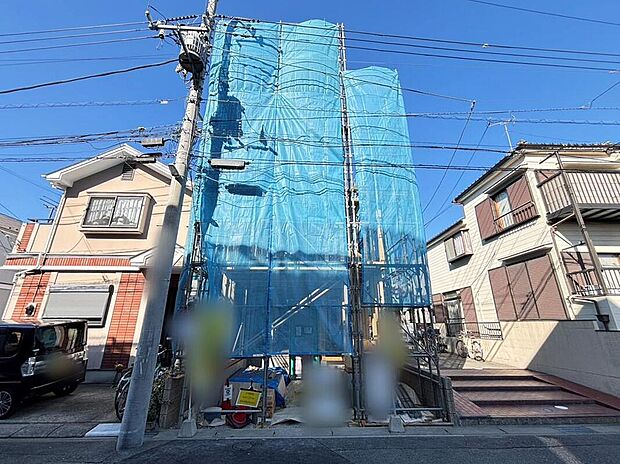 【現地外観写真】今なら建築中の様子をご覧になることができます♪現地をご覧いただきながら、住まいの夢をお聞かせください。これから徐々に家の骨組みが出来上がっていきます。どんな家が建つのか楽しみですね♪