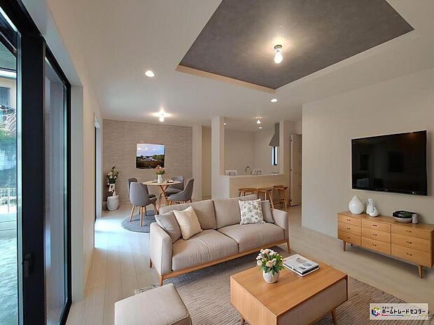 【リビング】ゆとりあるLDKは家具を配置しても広々と使える快適空間。大きな窓から自然光が差し込み、家族がくつろぐ明るいリビングです。※こちらはCGで画像を生成したイメージ画像になります。家具などは付いておりません