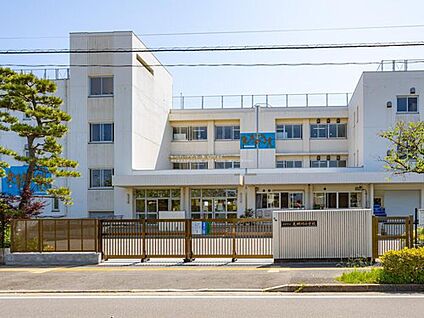 浦安市立見明川小学校 180m(徒歩3分)