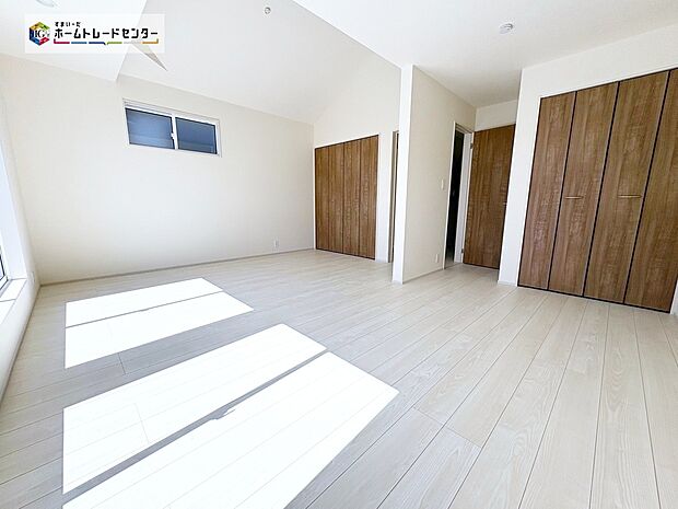 【居室】全居室に収納を完備しておりますので、居室の全空間を有効活用出来ます。自分好みのお部屋で、ゆったりお寛ぎ頂けます。