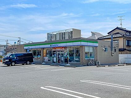 ファミリーマート松戸五香西店 240ｍ(徒歩3分)