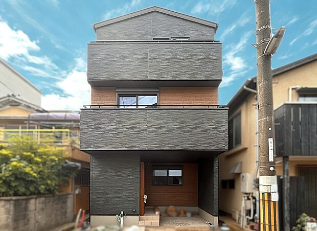 寝屋川市寿町 限定1棟 
＜Plus One Style＞の分譲住宅なら実現できる。
お値打ち価格で高品質×オシャレなマイホームづくりは住まいセレクトにお任せください！