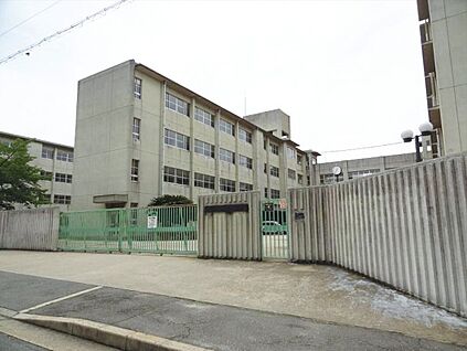 枚方市立 長尾西中学校 約650ｍ(徒歩 約9分)