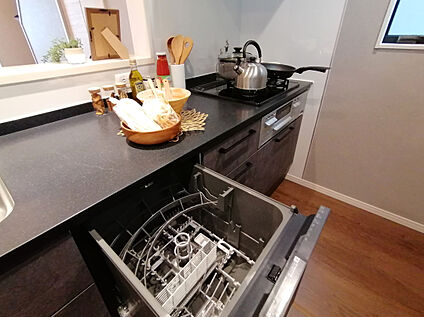 食器洗い乾燥機・3つ口ガスコンロ