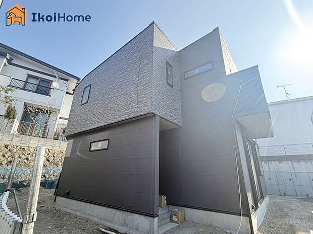 人気の人丸小学校区から新築分譲!限定販売!新築が建ち並ぶエリアですので安心の環境です!