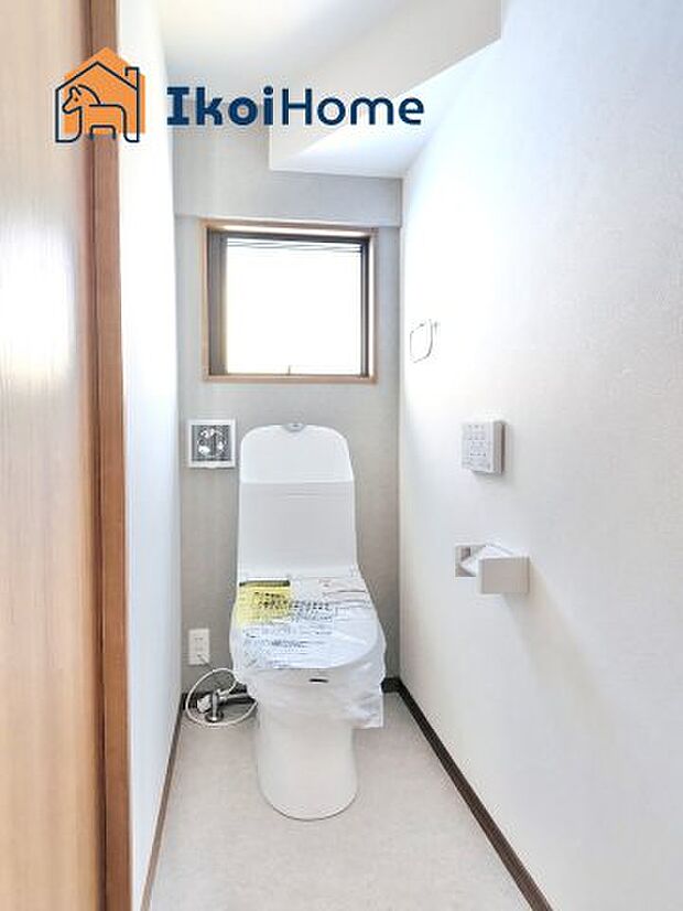 【トイレ】トイレには温水洗浄便座機能付きで、冬も便座が冷たくないので腰冷えを避けられます。