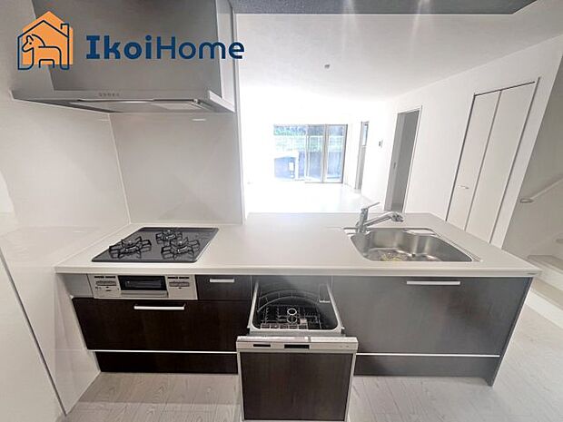 【食洗器】食洗器があることで食事後の面倒な作業も楽ちんになります。