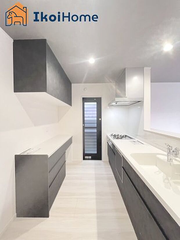 【キッチン】【ホームページに現地動画掲載中】●年中無休:当日予約可●カップボード完備で統一感のあるキッチンです♪