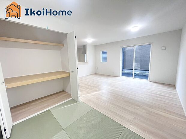 【居間・リビング】【ホームページに現地動画掲載中】●年中無休:当日予約可●畳コーナーと合わせて約19帖の広々空間!