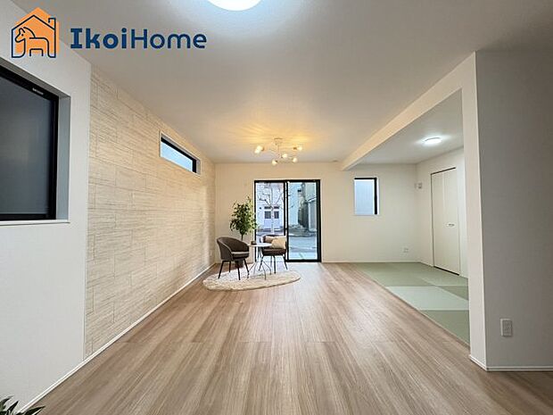 【居間・リビング】【ホームページに現地動画掲載中】年中無休：当日予約可●16.5帖あるLDKだからこそ開放感があります