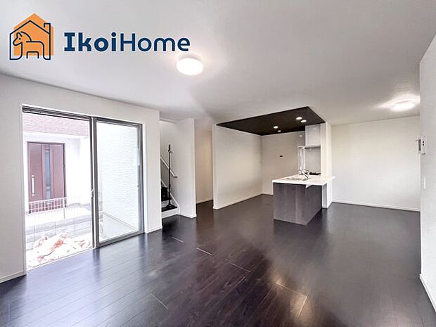 【内装】●年中無休：当日予約可●全居室ペアガラス標準装備。一般の窓ガラスに比べ、２倍の断熱効果があります。