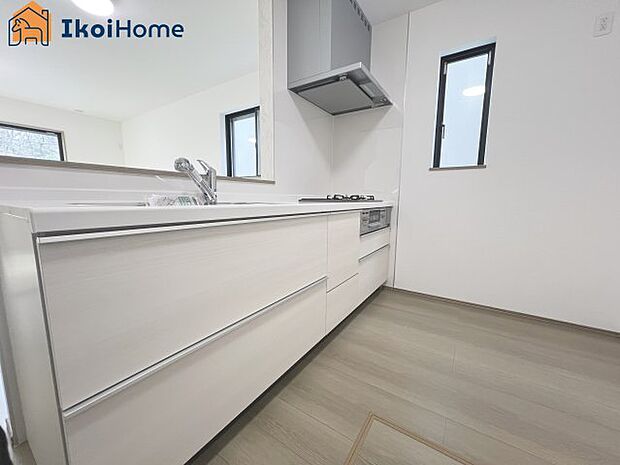 【キッチン】【ホームページに現地動画掲載中】●年中無休:当日予約可●キッチン同色のカップボードご依頼も承ります