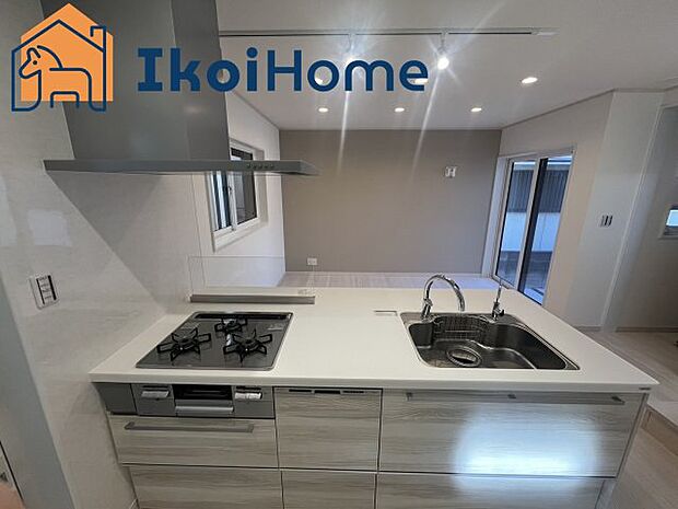 【キッチン】◆同社施工例◆人気の対面式のキッチン♪調理スペースもゆったり!使いやすいです!