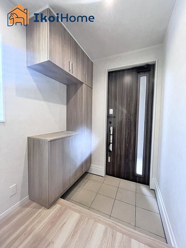 【シューズボックス】【施工例】収納できる場所が多く家族が多い方、靴を集めることが好きな方、いろいろな方が便利に使うことができます。