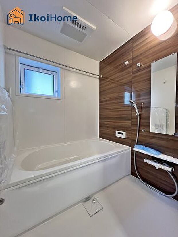 【風呂】【ホームページに現地動画掲載中】●年中無休：当日予約可●小窓ございますので通気・換気良好です。