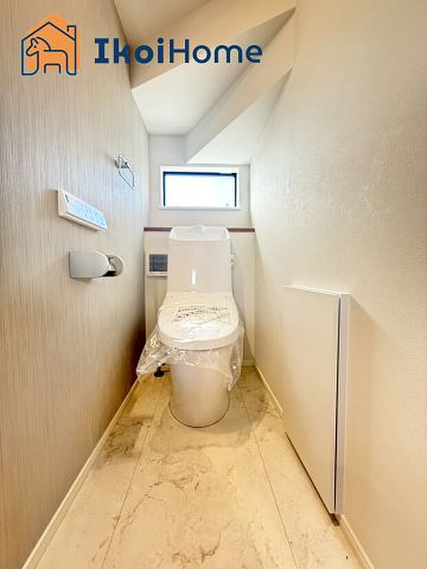 【トイレ】●施工事例●トイレには温水洗浄便座機能付きで、冬も便座が冷たくないので腰冷えを避けられます。