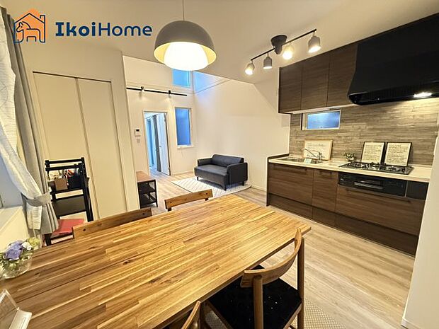 【キッチン】【ホームページに現地動画掲載中】●年中無休:当日予約可●壁付けキッチンですのでリビング広々!