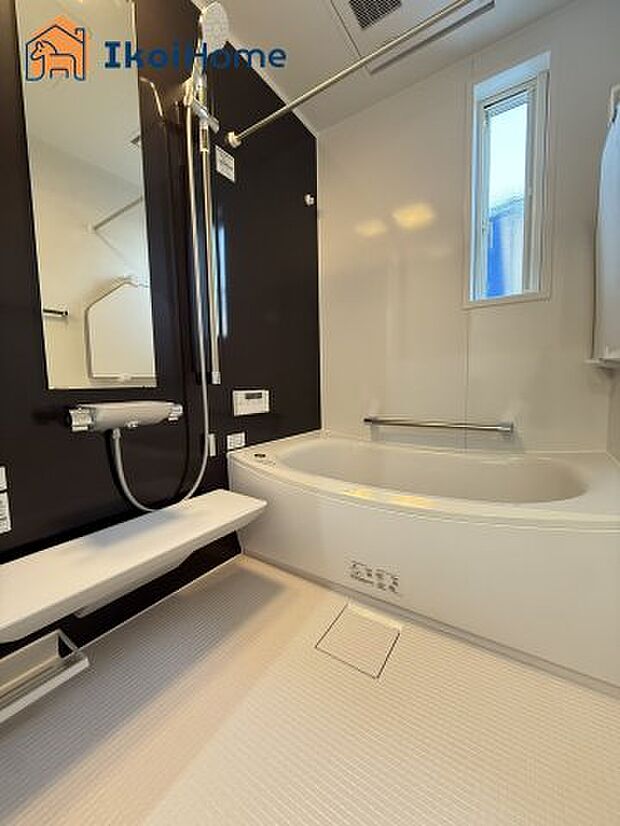 【風呂】【ホームページに現地動画掲載中】●年中無休:当日予約可●小窓ございますので通気・換気良好です。