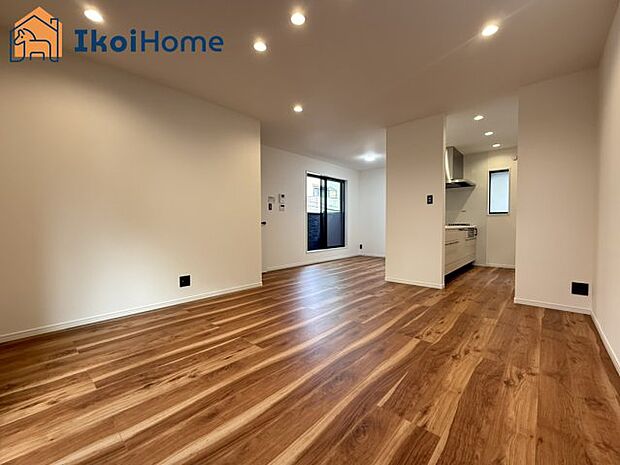 【居間・リビング】【ホームページに現地動画掲載中】●年中無休:当日予約可●LDK16帖になります。2面採光で明るいです