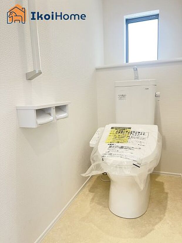 【トイレ】●施工事例●トイレには温水洗浄便座機能付きで、冬も便座が冷たくないので腰冷えを避けられます。