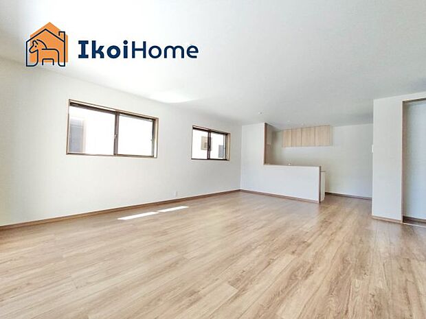 【居間・リビング】【ホームページに現地動画掲載中】●年中無休:当日予約可●生活施設が周辺に充実した暮らしやすい住宅街