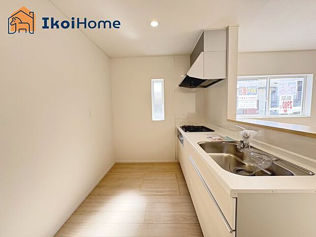 【キッチン】【ホームページに現地動画掲載中】●年中無休:当日予約可●キッチンには便利な床下収納庫も完備!