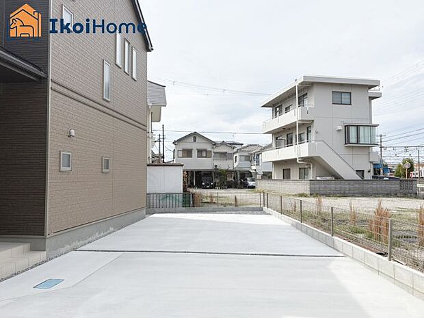 【外観】【ホームページに現地動画掲載中】●年中無休：当日予約可●お車は並列で2台駐車可能！自転車・バイクも〇