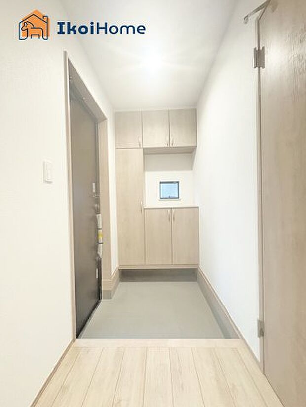 【シューズインクローゼット】収納できる場所が多く家族が多い方、靴を集めることが好きな方、いろいろな方が便利に使うことができます。