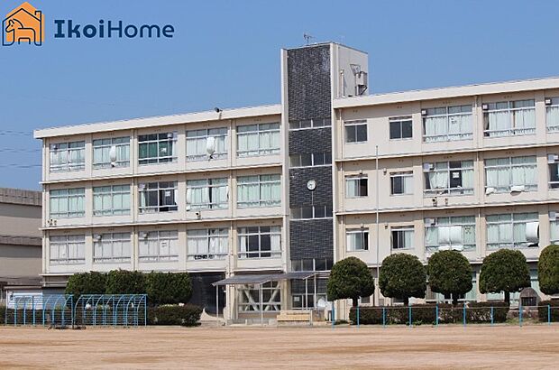 鳩里小学校