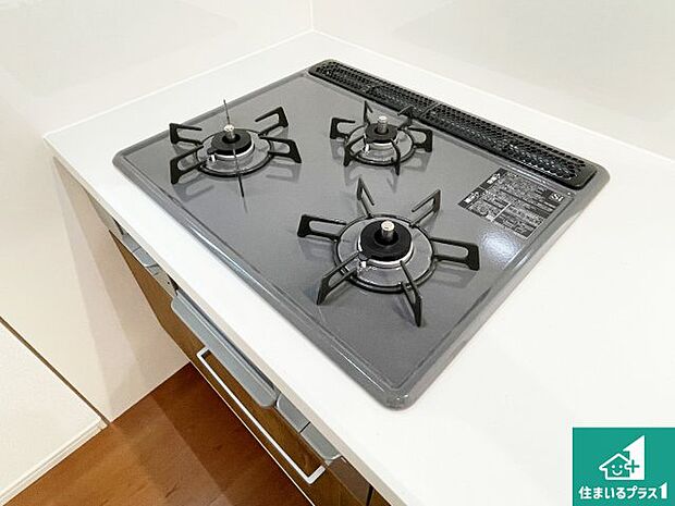 【コンロ】ダブル高火力Siセンサー付きコンロ!3口あるので、まとめて料理をする時も大活躍!