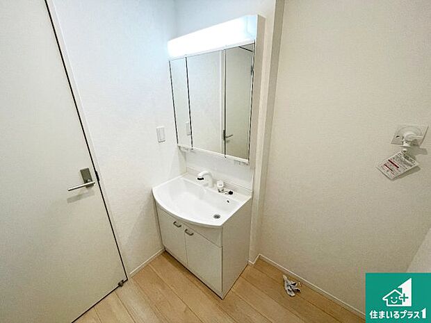 【洋室】シンプルな洋室は、自分好みのインテリアが楽しめます♪ご家族とインテリアや家具を選びに行くのは新築購入時の醍醐味の一つです。ぜひお楽しみください♪