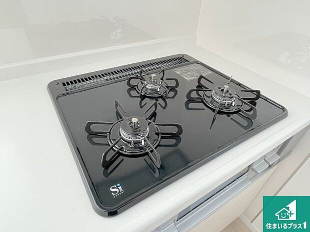 【コンロ】ダブル高火力Ｓｉセンサー付きコンロ！３口あるので、まとめて料理をする時も大活躍！