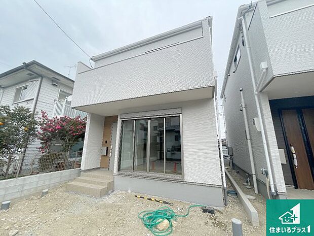 【外観】安心の10年保証!外観を美しく保ち、雨水で汚れを落とします!気になることがありましたら、お気軽にお問い合わせください!