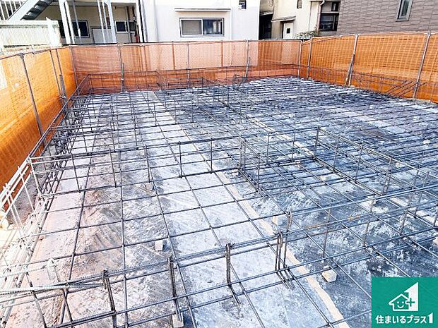 【外観】周辺は落ち着いた街並みの住宅地！子育てがしやすい住環境です！まだ未完成ですが、現地でしかわからない事もございます。是非一度ご覧ください。 